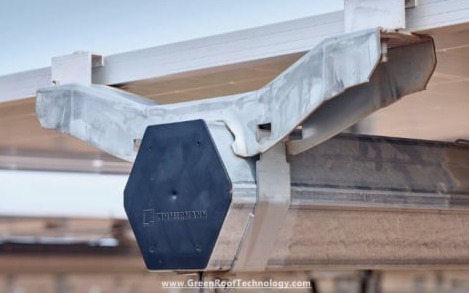 Tracking systems for solar green roofs